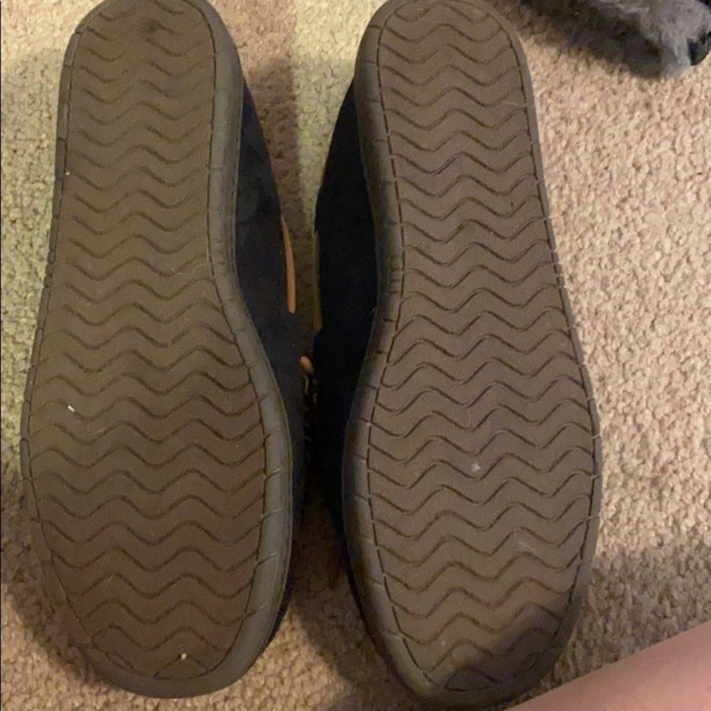 Bruins Slippers - Picture 2 of 3